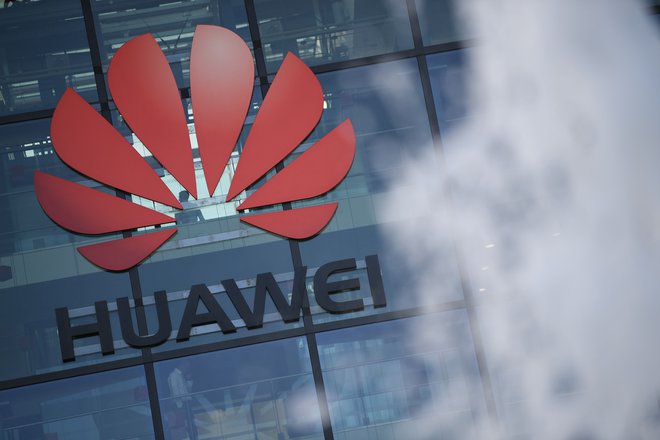 Ameriška vlada je V agresivni kampanji obtoževala kitajskega informacijskega velikana Huawei prav tega, kar je s pomočjo Crypto AG počela Cia. Foto AFP