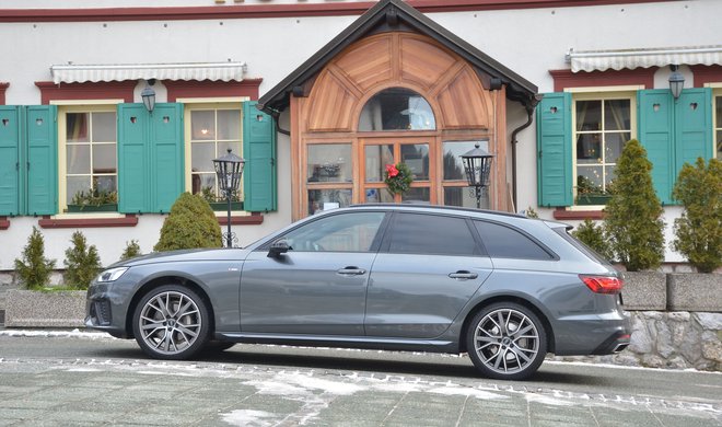 Audi A4 avant je dolg 476 cm, a gledano s strani z uglajeno linijo svojo dolžino kar skriva. FOTO: Gašper Boncelj