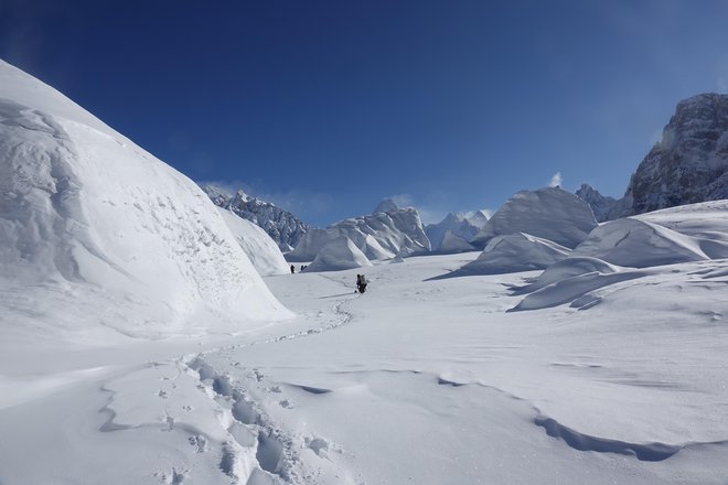 K2 velja za enega najbolj zahtevnih osemtisočakov na svetu in po neuspeli letošnji odpravi ostaja edini, na katerega pozimi še ni stopila človeška noga. FOTO: Tomaž Rotar