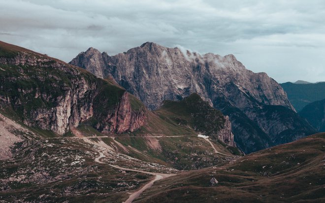 100 parkirnih mest bi bili mogoče zagotoviti še letos z ureditvijo parkirnih prostorov. FOTO: Sašo Tušar&nbsp;