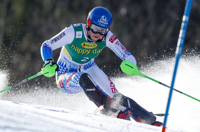 Petra Vlhova med prvo vožnjo slaloma za Zlato lisico. FOTO: Matej Družnik/Delo