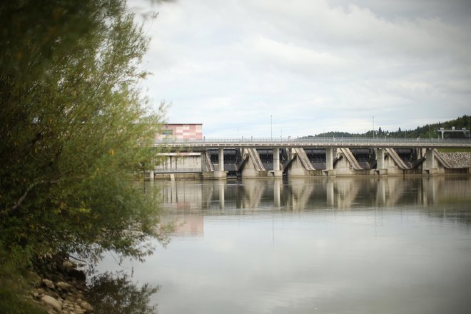 V nacionalni načrt bodo zapisali, da Slovenija računa tudi na hidroelektrarne, vendar brez lokacij. Na fotografiji HE Blanca. FOTO: Jure Eržen/Delo