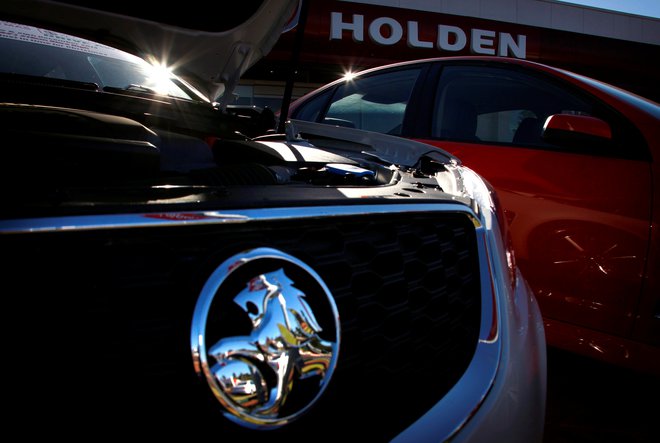 Holdnova znamka z levom je bila nekoč ikonična avtomobilska znamka v Avstraliji, sedaj pa bo izginila. FOTO: David Gray/ Reuters