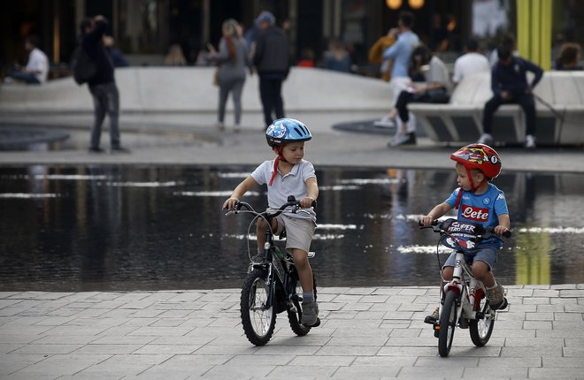 Dež je le relativna kontraindikacija za kolesarjenje. FOTO: Blaž Samec
