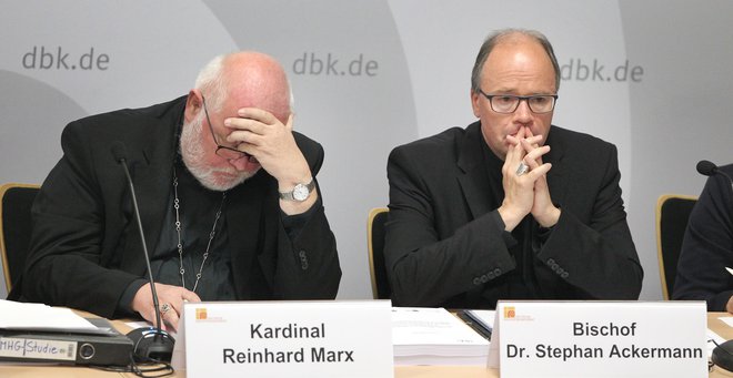 Po ameriški, irski in številnih drugih zdaj tudi nemška Katoliška cerkev priznava svoje grozljive grehe. FOTO: AFP