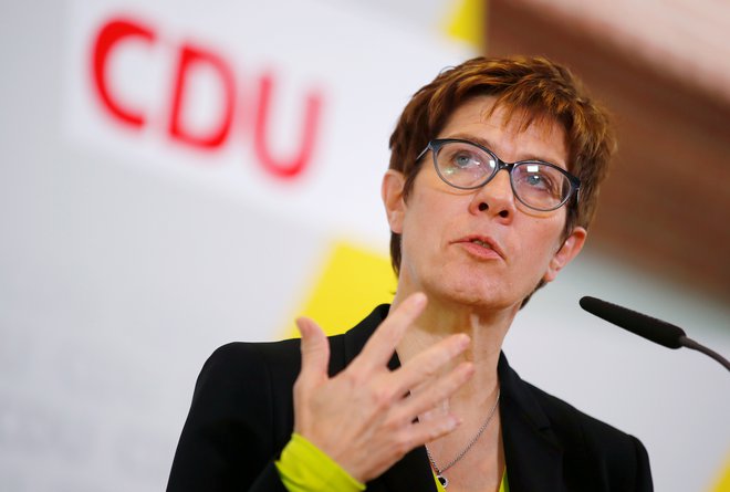 Annegret Kramp-Karrenbauer jasno zavrača velik del evropskih predlogov francoskega predsednika Emmanuela Macrona.&nbsp;Foto: Axel Schmidt/Reuters