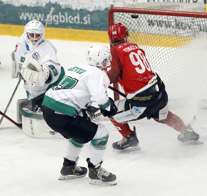 Večni derbi med Jesenicami in Olimpijo v dvorani Podmežaklja,Jesenice Slovenija 12.02.2019 [Hokej] Foto Roman Šipić