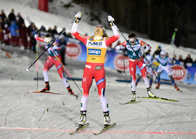 Therese Johaug se je v svoji dolgi karieri prvič doslej veselila zmage v šprintu. FOTO: AFP