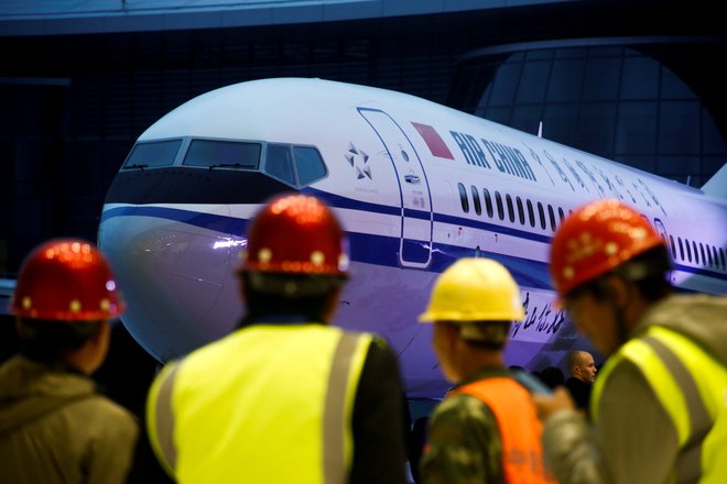 Boeingi&nbsp;737 MAX 8 so na Kitajskem obstali na tleh. FOTO: Reuters