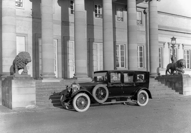 Mercedes typ 400 v izvedbi pullman, kot so ga izdelovali med letoma 1924 in 1929. FOTO: Daimler