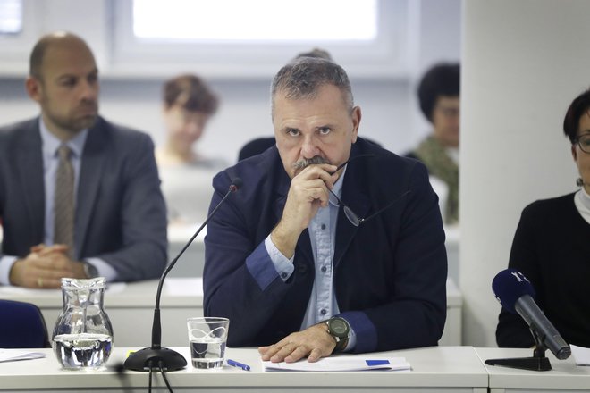 Minister za kulturo <strong>Zoran Poznič</strong> je okrcal svoje kritike, da ne ščitijo samozaposlenih in prekarcev, ampak se postavljajo &raquo;na stran kulturne nomenklature, ki že desetletja obvladuje sceno&laquo;. Foto Leon Vidic