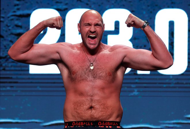 Tyson Fury se bo naslednjič v ring povzpel 14. septembra v Las Vegasu, kjer se bo udaril s prav tako še neporaženim Švedom Ottom Wallinom. FOTO: Reuters