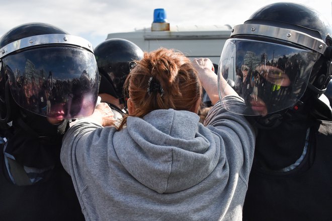 V soboto so v &shy;Moskvi aretirali 1074 &shy;protestnikov. Foto Afp