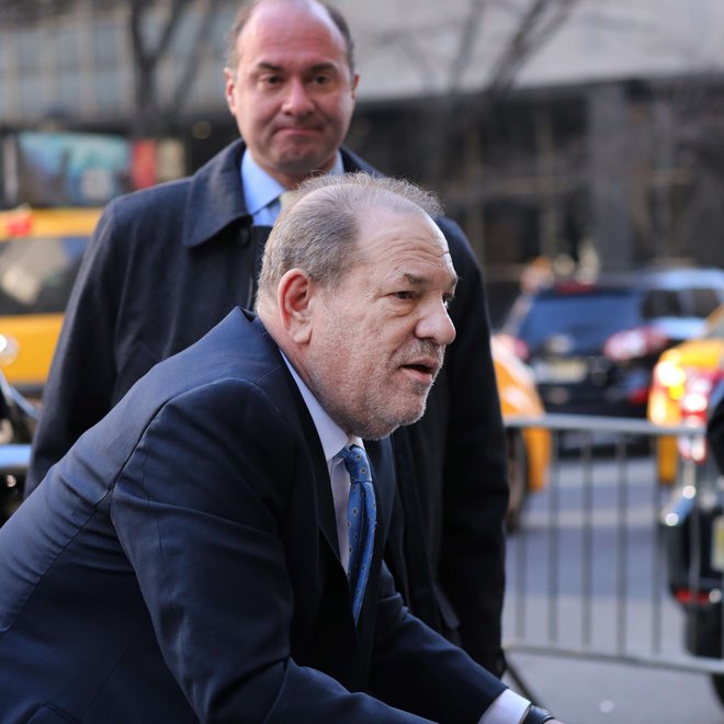 Harvey Weinstein med prihodom na sodišče v New Yorku.&nbsp;FOTO: Spencer Platt/AFP