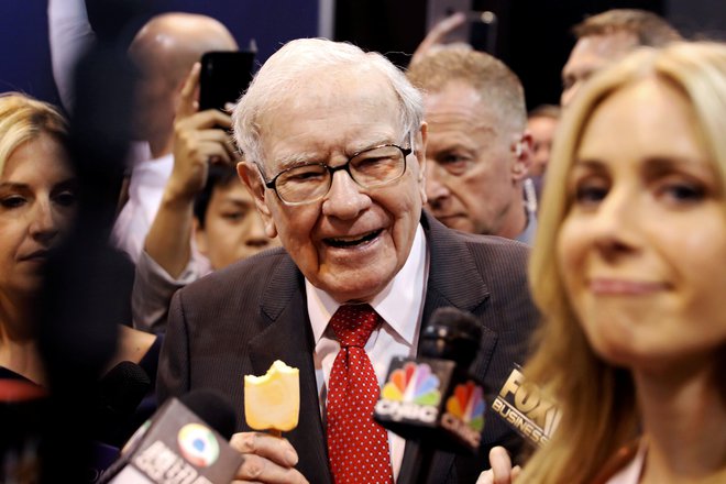 Zaradi Buffettove karizmatičnosti so njegovi nastopi vselej zelo priljubljeni. FOTO: Reuters