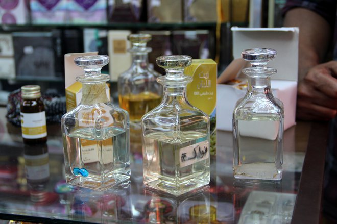 Parfumi, omamna preizkušnja za ženske vohalne čutnice in denarnico. FOTO: Manca Ogrin