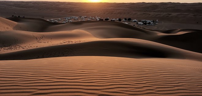 Zahod v puščavi Vahiba