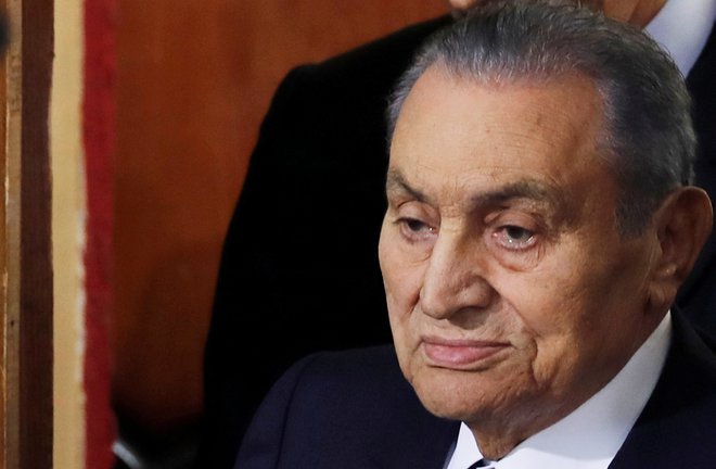 Hosni Mubarak je Egiptu predsedoval kar trideset let. FOTO: Amr Abdallah Dalsh/Reuters