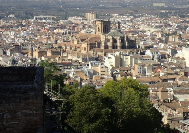 Granada je eno najbolj slikovitih mest Andaluzije. FOTO: Miomira Šegina