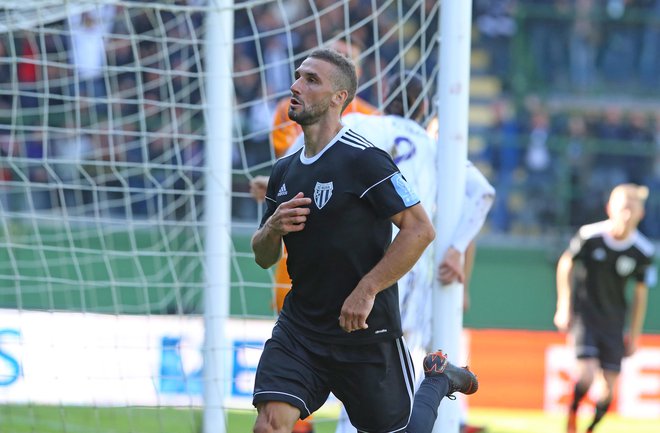 Nino Kouter je otrok Mure in jo imao v srcu, navijači pa njega. FOTO: Tadej Regent/Delo