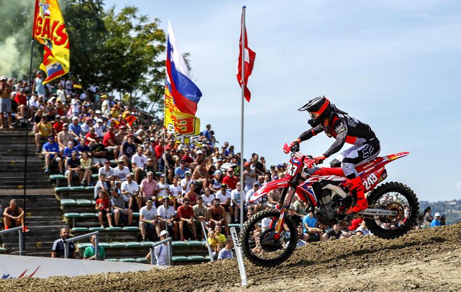 Tim Gajser je bil najhitrejši na obeh uradnih treningih in kvalifikacijah. Jutri bo na dirki štartni položaj izbiral prvi. FOTO: Matej Družnik/Delo