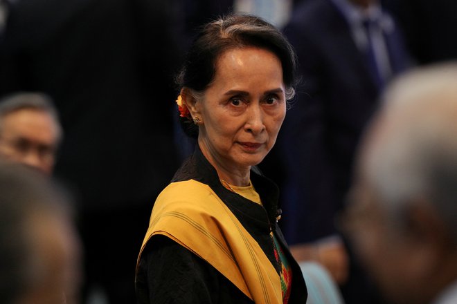 Aung San Su Či ni več tista borka za človekove pravice, ki je pred tridesetimi leti dobila Nobelovo nagrado za mir. FOTO: Athit Perawongmetha/Reuters