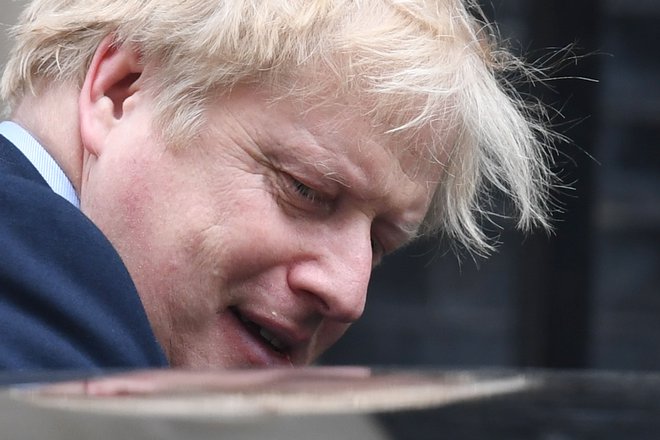 Boris Johnson je zavrnil očitke, da se njegova vlada z načrti oddaljuje od vsebine politične deklaracije. Foto: Afp