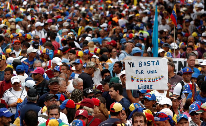 Nasprotniki Madurovega režima med drugim zahtevajo &raquo;svobodno Venzuelo&laquo;, &raquo;konec uzurpacije&laquo; in &raquo;tranzicijsko vlado&laquo;.&nbsp;Foto: Reuters