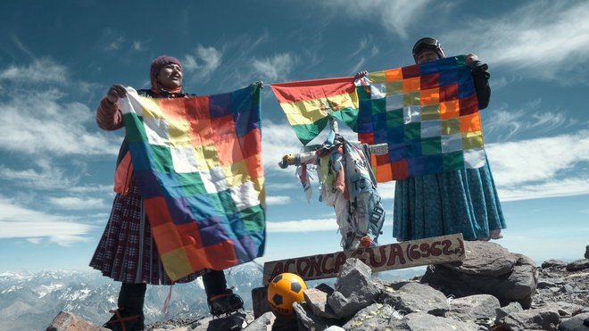 Na vrhu Aconcague, kjer so se Čolite dotaknile neba. FOTO: arhiv festivala gorniškega filma