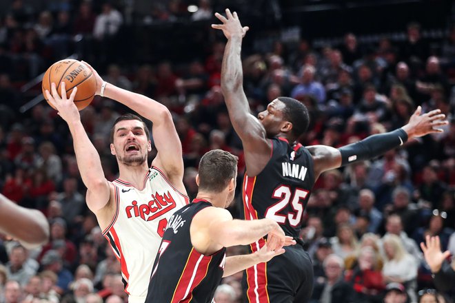 Goran Dragić je zbral 16 točk (za dve 4:6, za tri 1:7, prosti meti 5:8), 5 asistenc in 4 skoke v 33 minutah igre. FOTO: AFP