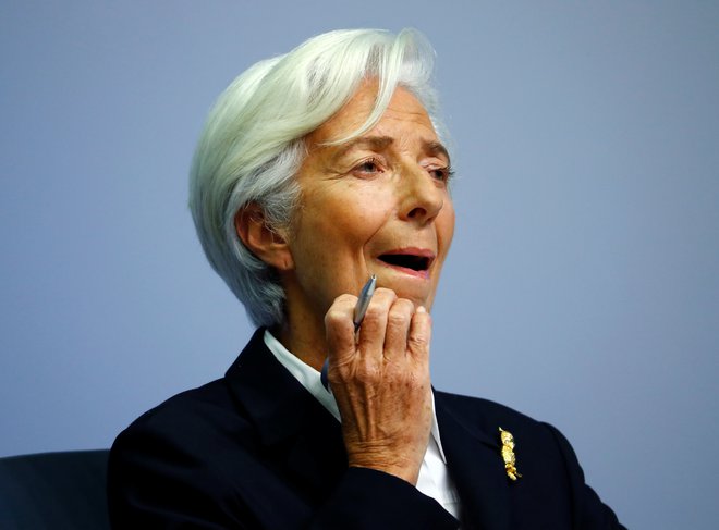 Predsednica Evropske centralne banke Christine Lagarde bo morala skupaj z guvernerji hitro pripraviti ukrepe za podporo evrskemu gospodarstvu. Foto Ralph Orlowski Reuters