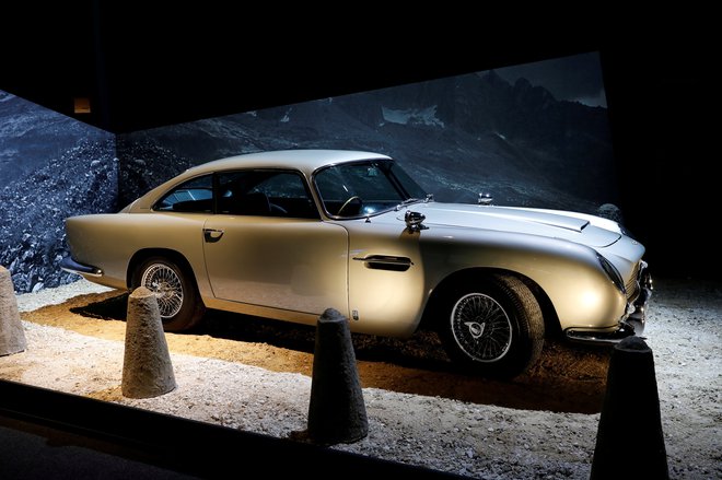 Aston Martin DB5 - od 28 primerkov modela DB5, ki jih bodo izdelali, jih bo naprodaj 25. FOTO: Reuters