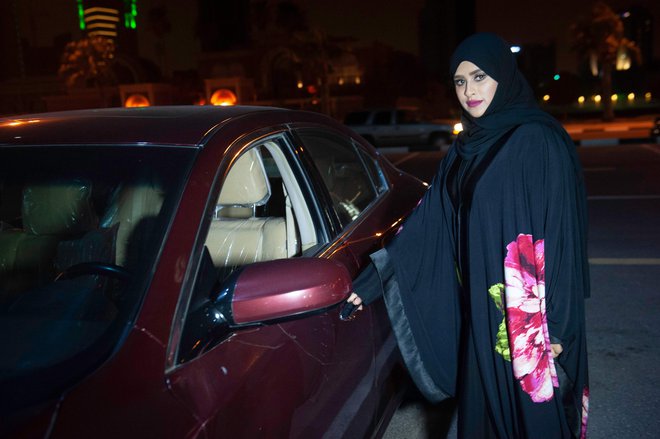 Ženske za volan v monarhiji desetletja niso smele sesti zaradi stroge interpretacije islama s strani konservativnih klerikov. FOTO: AFP