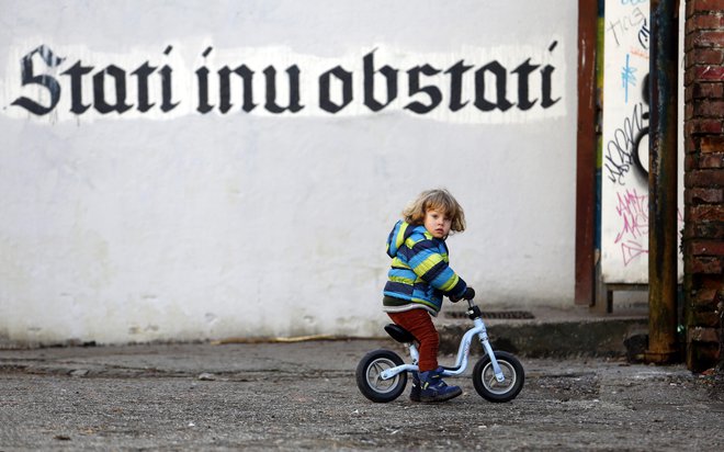 Bodimo ponosni na svoje narečje. FOTO: Matej Družnik/Delo