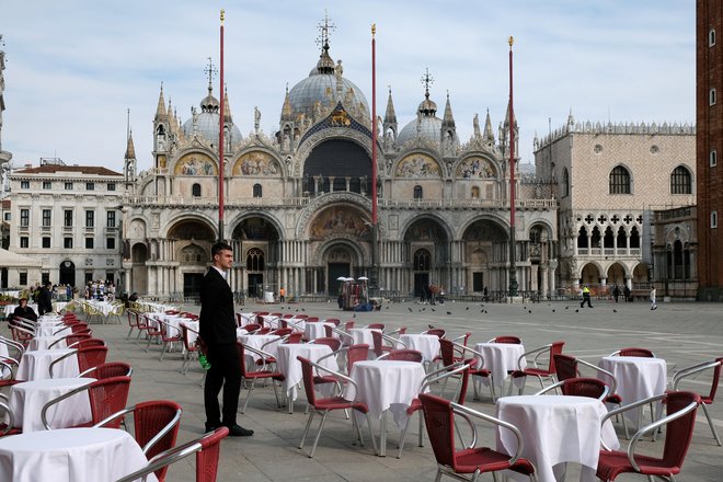Prizor s trga Svetega Marka v Benetkah dan zatem, ko je v veljavo stopila karantena. Foto: REUTERS/Manuel Silvestri