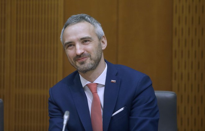 Kandidat za ministra Janez Cigler Kralj se je predstavil pred parlamantarnim odborom za delo, družino, socialne zadeve in invalide. Foto Bla Samec