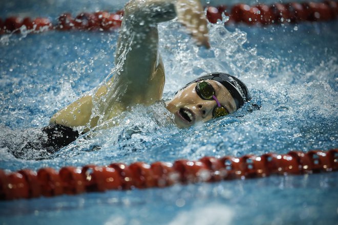 Tjaša Oder, edina slovenska plavalka z olimpijsko normo, bo pogrešala miting na domačih Ravnah. FOTO: Uroš Hočevar/Delo