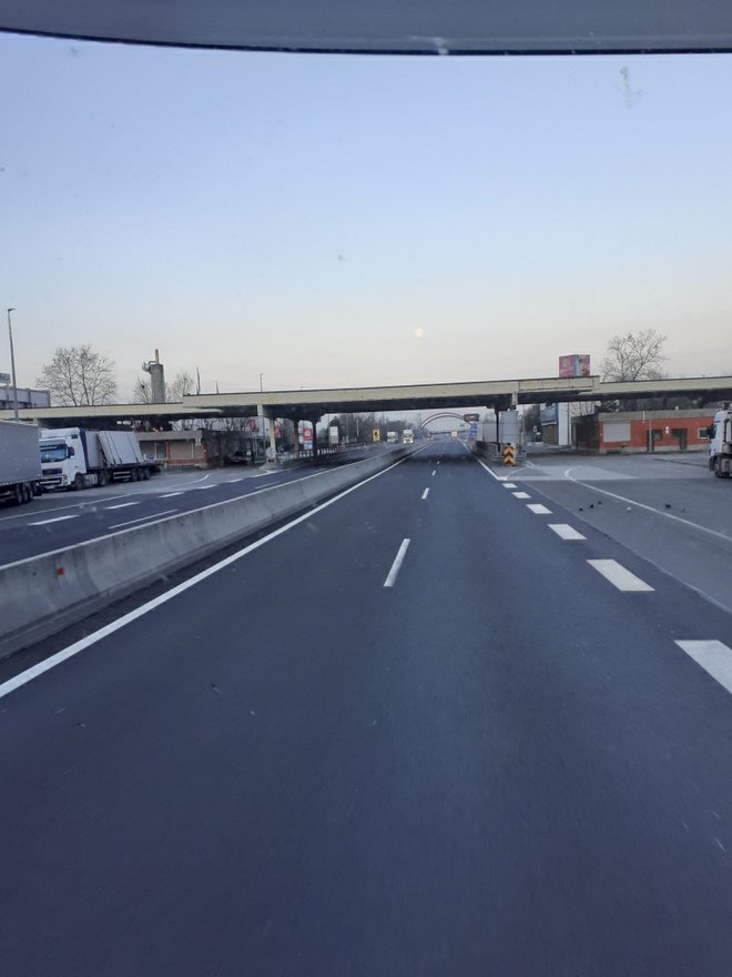 Mejni prehod Vrtojba danes zjutraj. FOTO: Gorazd Ličen