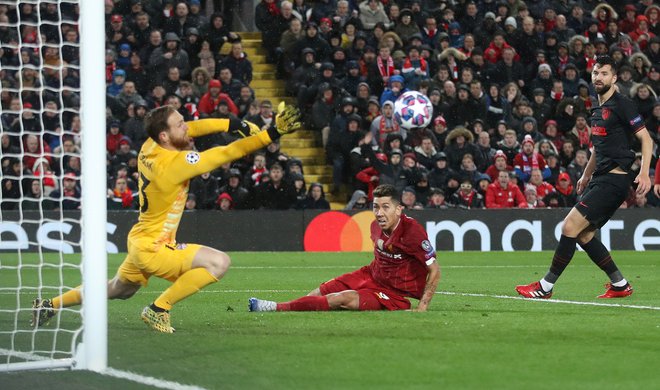 Jan Oblak je z odličnimi obrambami spravljal v obup igralce in navijače Liverpoola. FOTO: Reuters