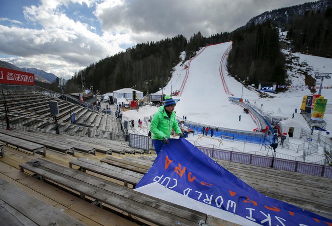 Kranjskogorski prireditelji so bili prisiljeni odpovedati Pokal Vitranc. FOTO: Matej Družnik/Delo