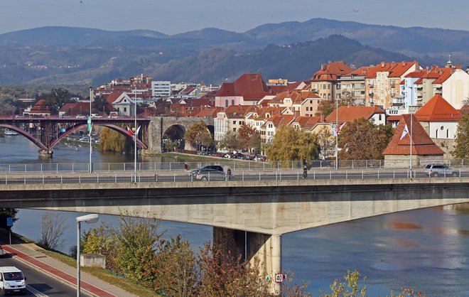 Maribor&nbsp;je eno redkih ne samo slovenskih, temveč tudi evropskih mest, v katerih se je število prebivalcev v zadnjem obdobju zmanjšalo, je v preteklih štirih letih še dodatno nazadoval. FOTO: Tadej Regent/Delo