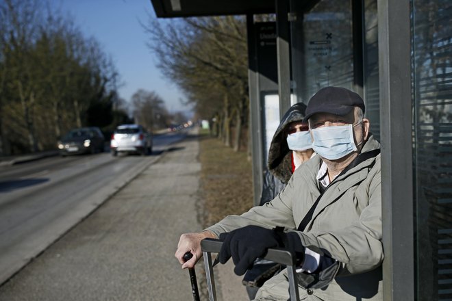 Mestni javni potniški promet bo omejen. FOTO: Blaž Samec/Delo