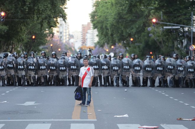 Dogodki z minule sobote so v svet poslali slabo podobo argentinskega nogometa. FOTO: Reuters