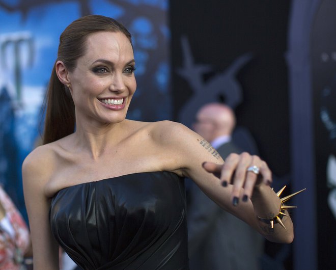 Angelina Jolie ni le slavna igralka, ampak tudi mati z običajnimi starševskimi skrbmi. FOTO Reuters