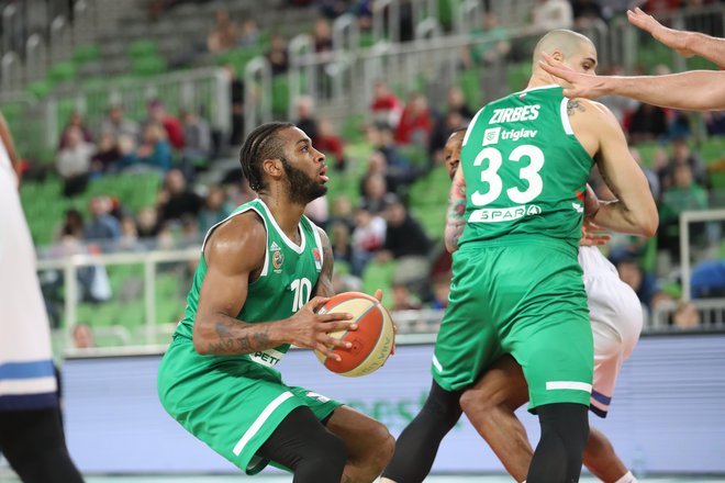 Maik Zirbes (desno) je že v Nemčiji, Codi Miller-McIntyre je bil včeraj še v Ljubljani. FOTO: ABA