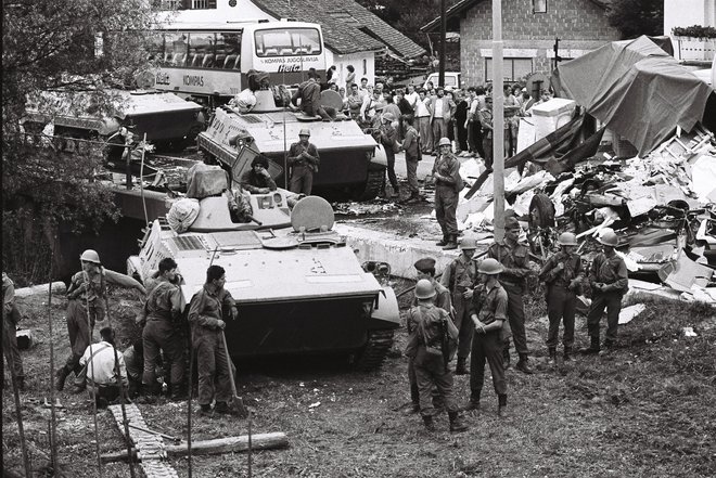 Sedemindvajsetega junija se je začela vojna. FOTO: Joco Žnidaršič