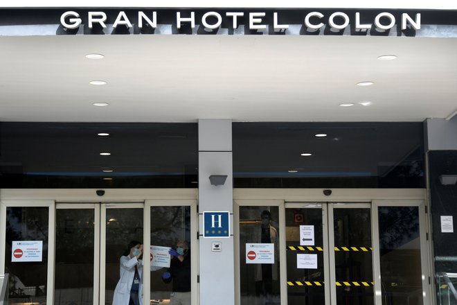 V bolnišnico so spremenili prvi hotel v Madridu.&nbsp;FOTO: AFP