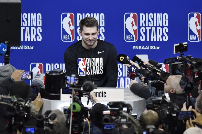 Slovenski čudežni otrok Luka Dončić je v izboru španskega športnega dnevnika Marca za najboljšega športnika na svetu prejel več glasov kot francoski čudežni otrok Kylian Mbappé. FOTO: Usa Today Sports