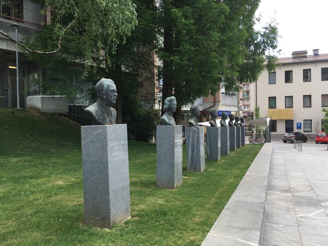 Bogata šiviljska tradicija bo Zagorjanom prišla prav pri šivanju zaščitnih mask. Foto Arhiv Občina Zagorje