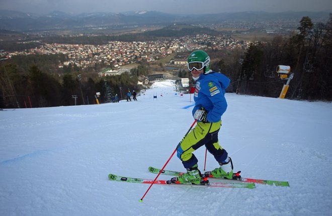 Slovenske smučarke so te dni trenirale na Pohorju. Med njimi je tudi povratnica po poškodbi Tina Robnik. FOTO: Tadej Regent/Delo